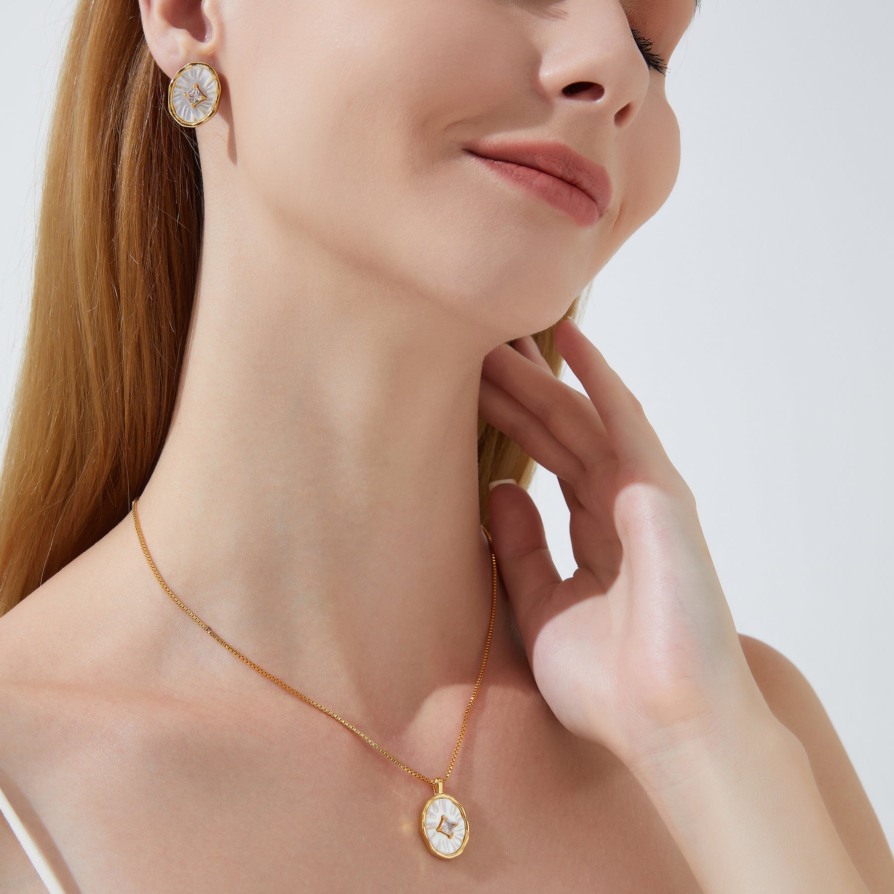 Ethereal Lumière - Natural Mother-of-Pearl & Zircon Stud Earrings & Necklace Jewelry Set