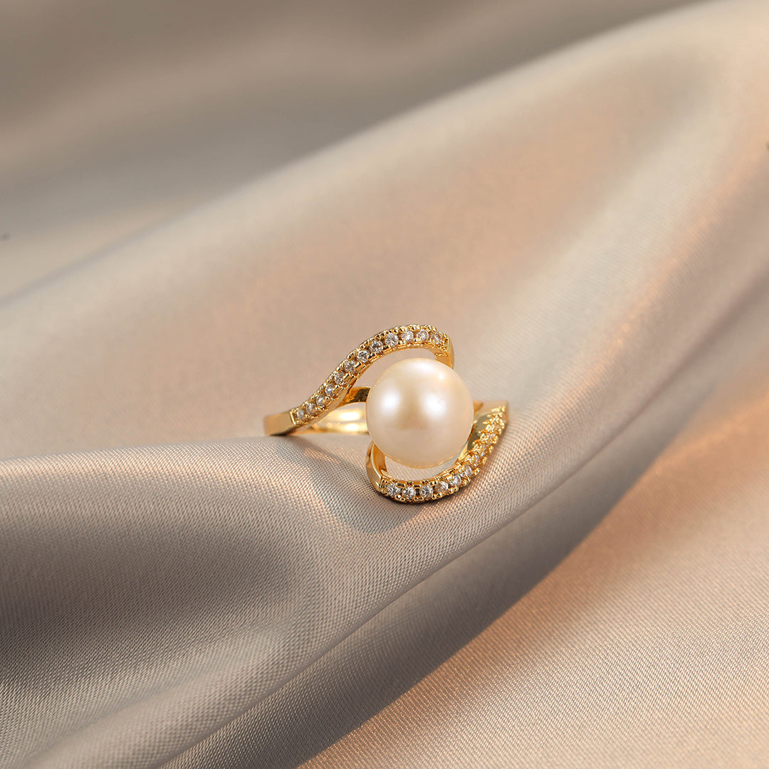 Hera - 18K Bejeweled Stunning Natural Pearl Ring