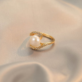 Hera - 18K Bejeweled Stunning Natural Pearl Ring