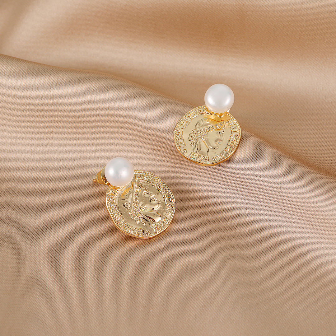 Ramona - Pendientes Elegantes de Perlas Naturales de 18K con Monedas