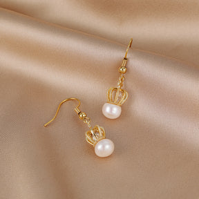 Reine - 18K Crown-Shaped Natural Pearl Drop Earrings