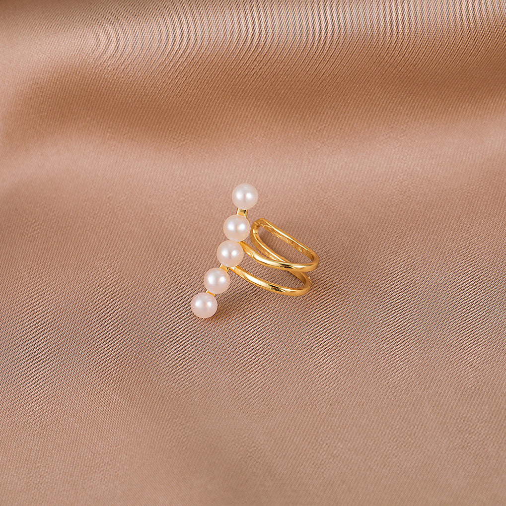 Meline - 18K Daily Natural Pearl Ear Clip