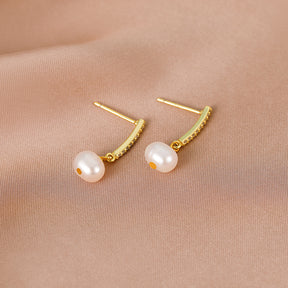 Odette - Pendientes Delicados de Perlas Naturales Bejeweled de 18K