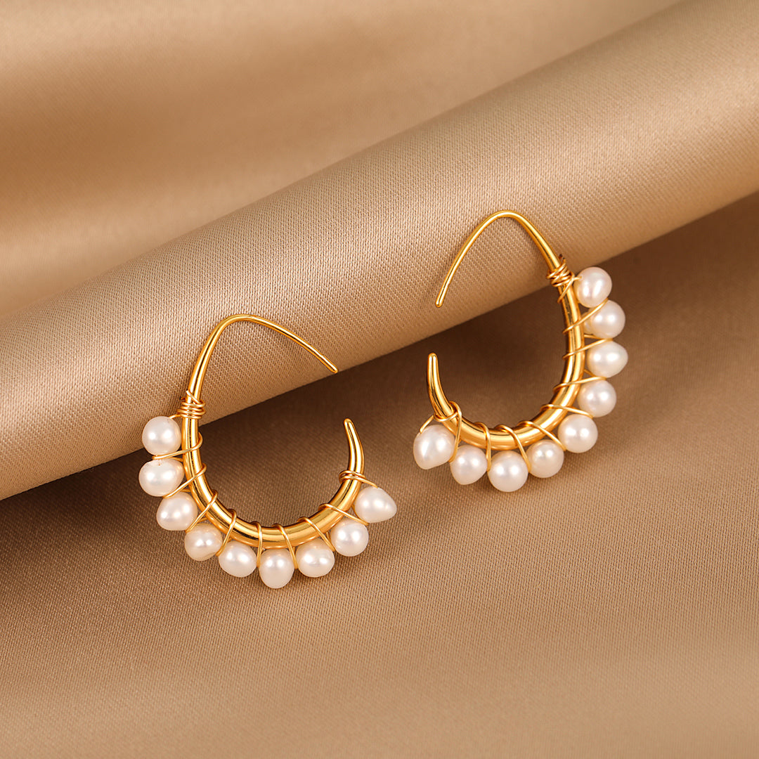 Charlotte - Pendientes de aro elegantes con perlas naturales de 18 quilates