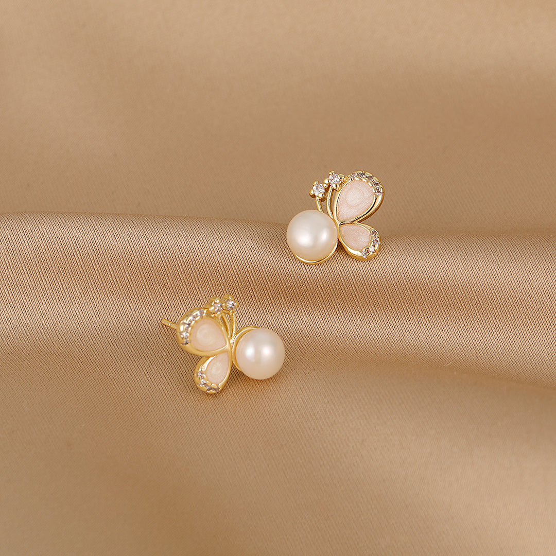 Poppy - 18K Lovely Natural Pearl Stud Earrings