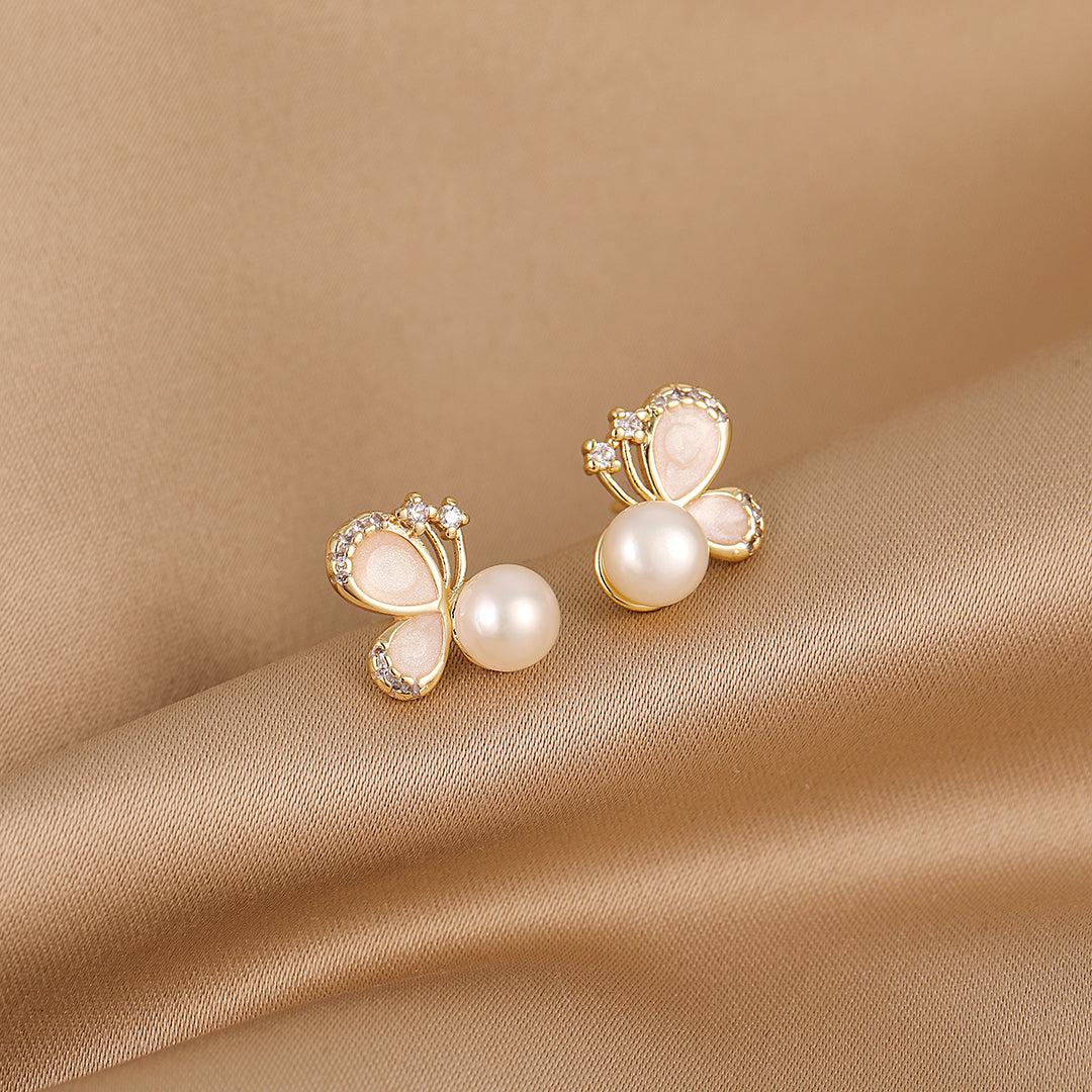 Poppy - 18K Lovely Natural Pearl Stud Earrings