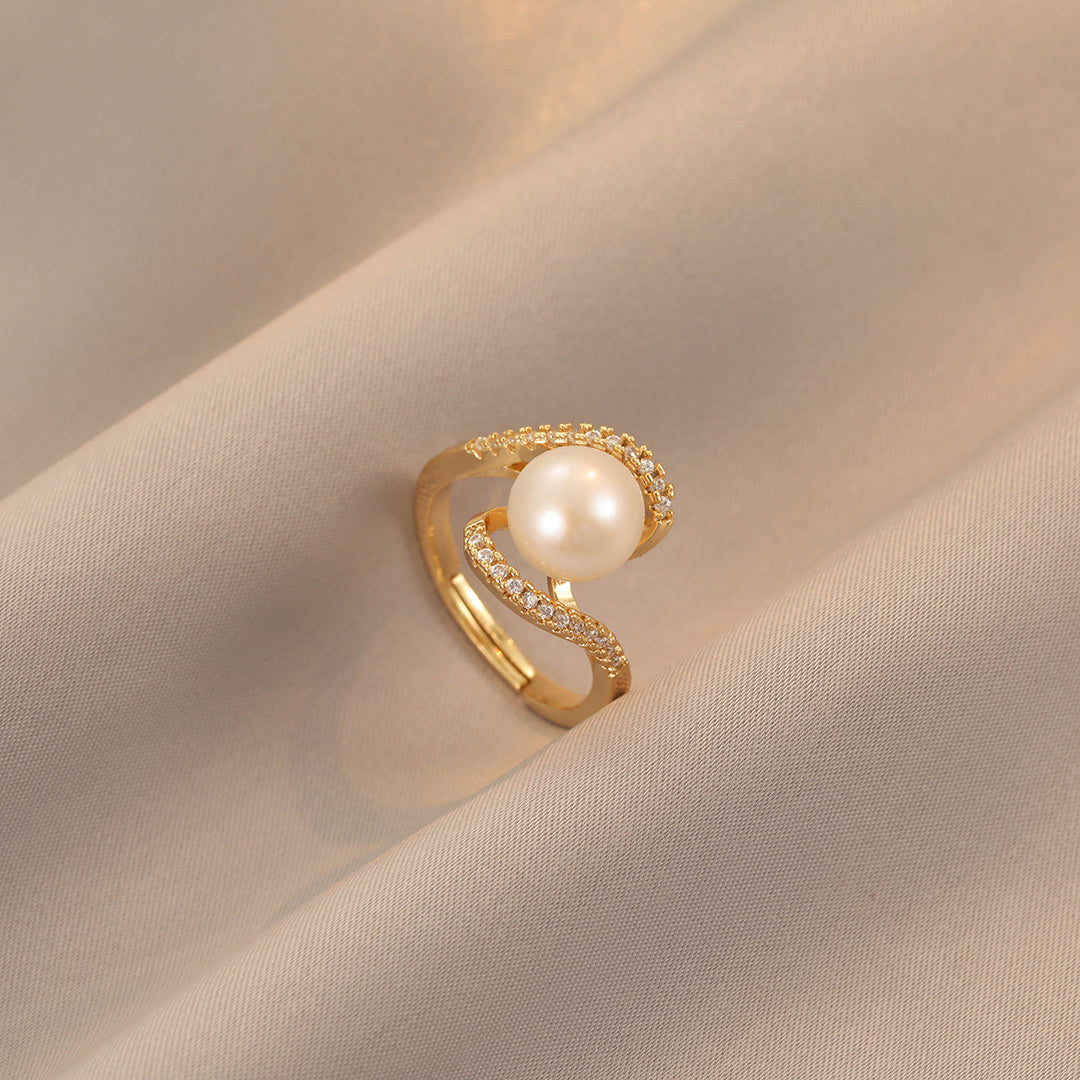 Hera - 18K Bejeweled Stunning Natural Pearl Ring