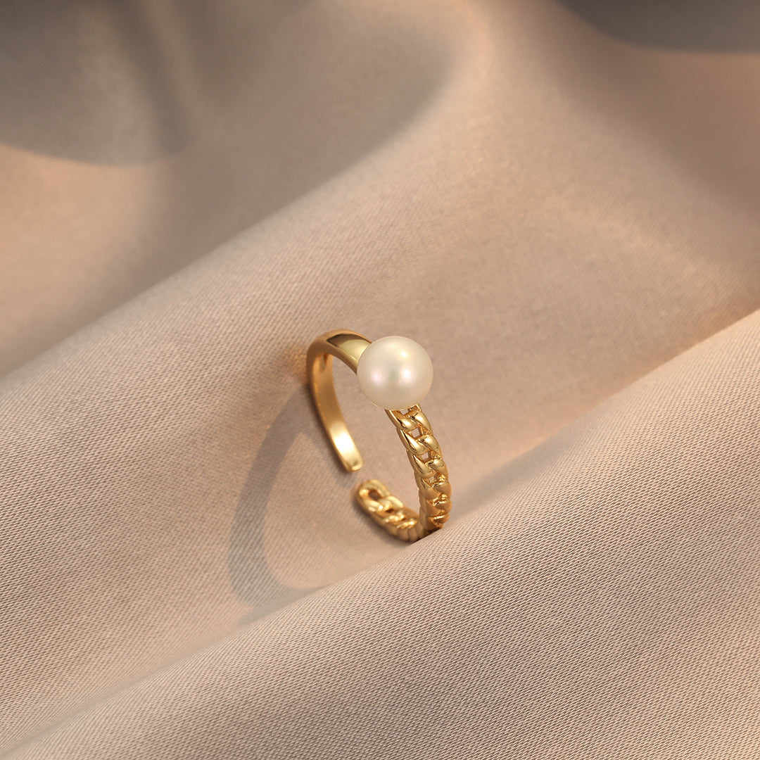 Karisa - 18K Modern Natural Pearl Ring