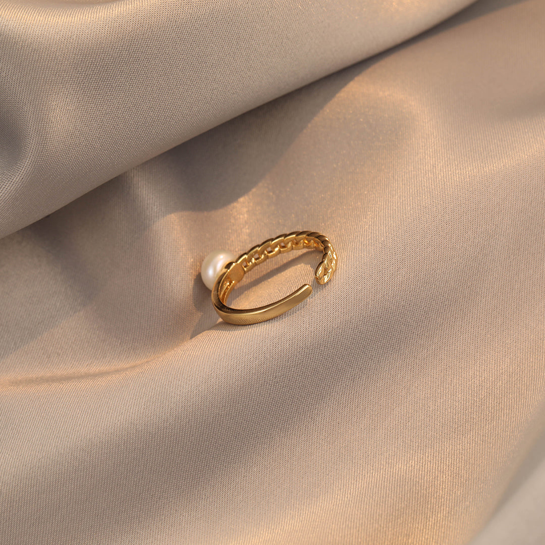 Karisa - 18K Modern Natural Pearl Ring