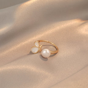 Melissa - 18K Cute Natural Pearl & Mother-of-Pearl Half Butterfly Ring