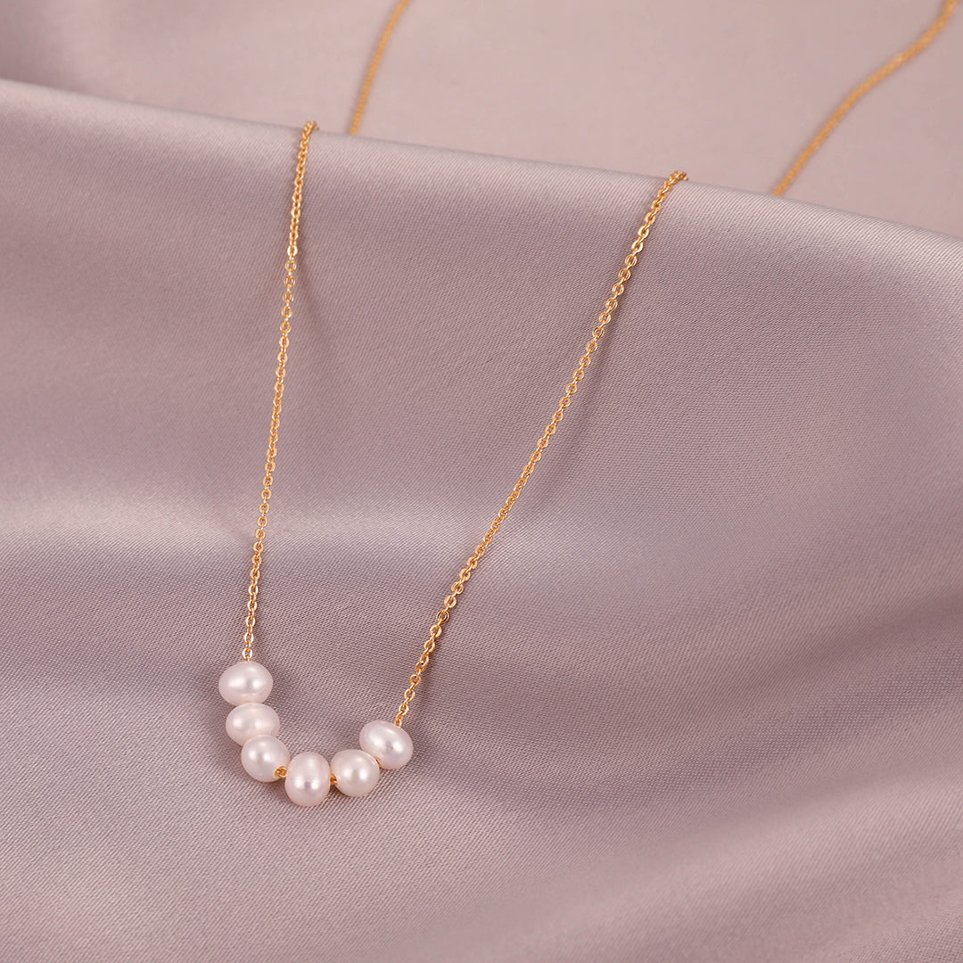 Freya - 18K Dainty Natural Pearls Pendant Necklace