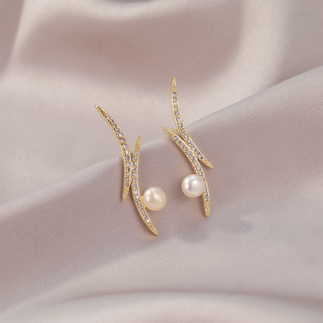 Noa - 18K Bejeweled Modern Natural Pearl Stud Earrings