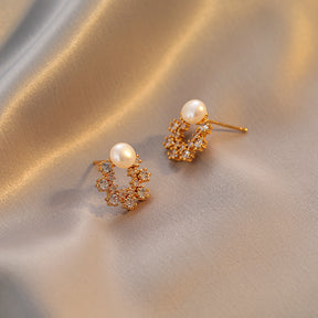 Crystal - 18K Snowflake Natural Pearl Stud Earrings