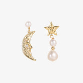 Selena - Pendientes de perlas naturales no coincidentes de lujo con forma de luna y estrella de 18 quilates