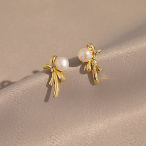 Bow Tie - 14K Cute Bow Tie Natural Pearl Stud Earrings