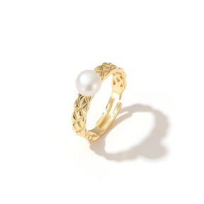 Hannah - 18K Modern Natural Pearl Ring