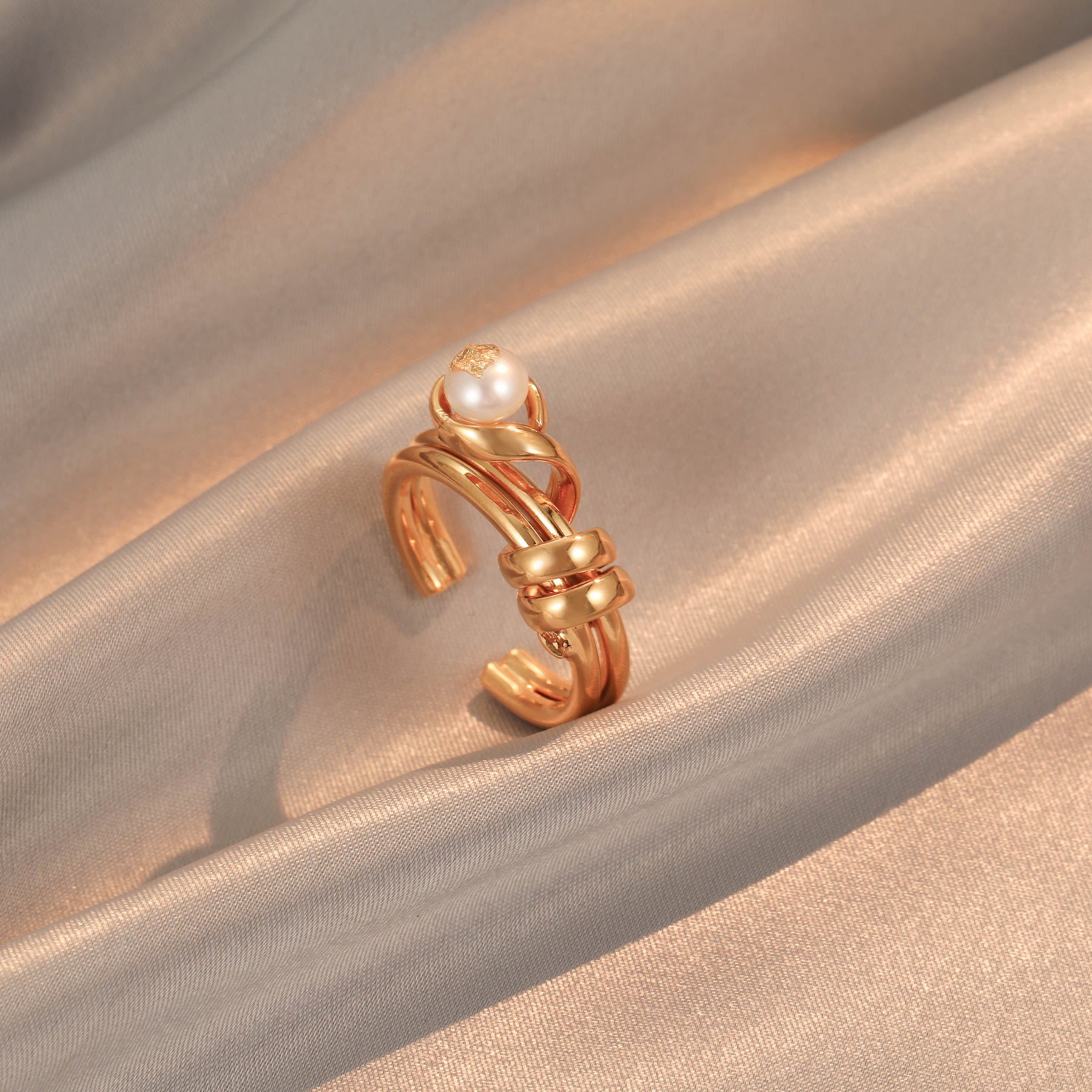 Tana - 18K Modern Gold Foil Natural Pearl Ring