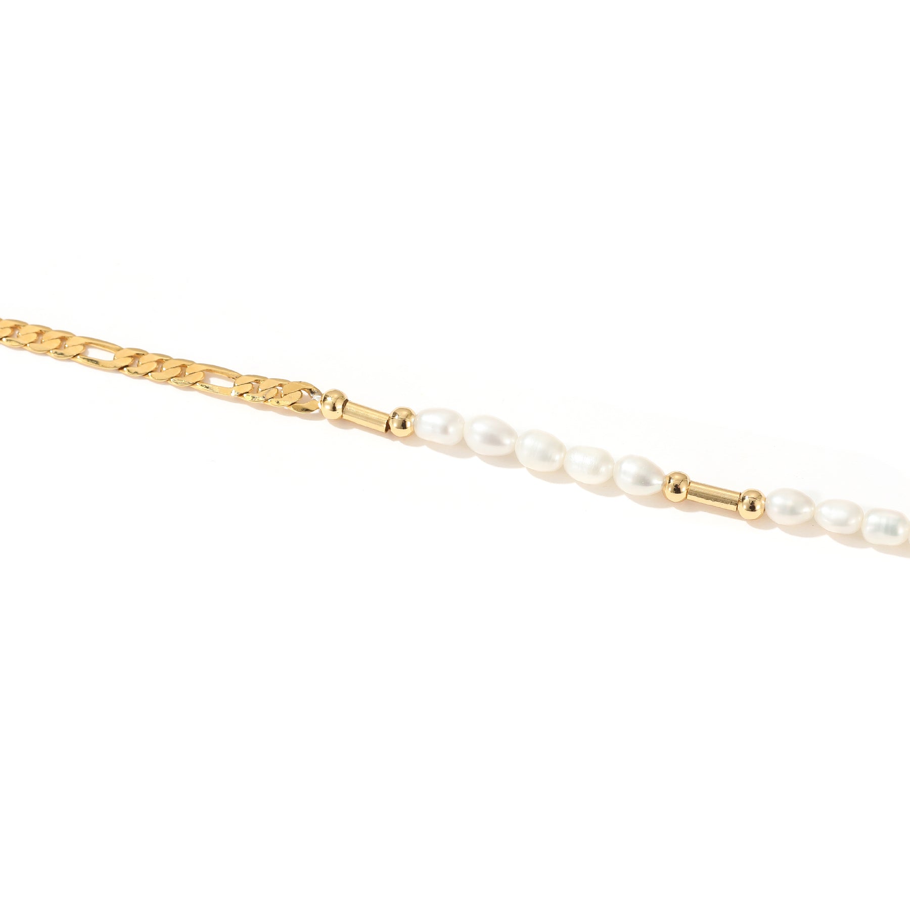 Carolina - 18K Dainty Natural Pearls Bracelet with Delicate Chain