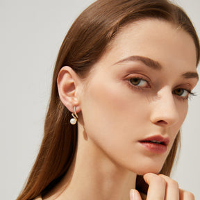 Brooklyn - Aretes de perlas naturales brillantes con joyas de 18 quilates