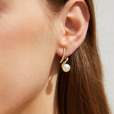 Brooklyn - Aretes de perlas naturales brillantes con joyas de 18 quilates