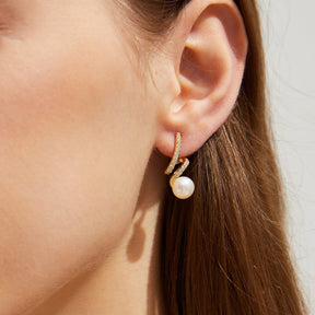 Brooklyn - Aretes de perlas naturales brillantes con joyas de 18 quilates