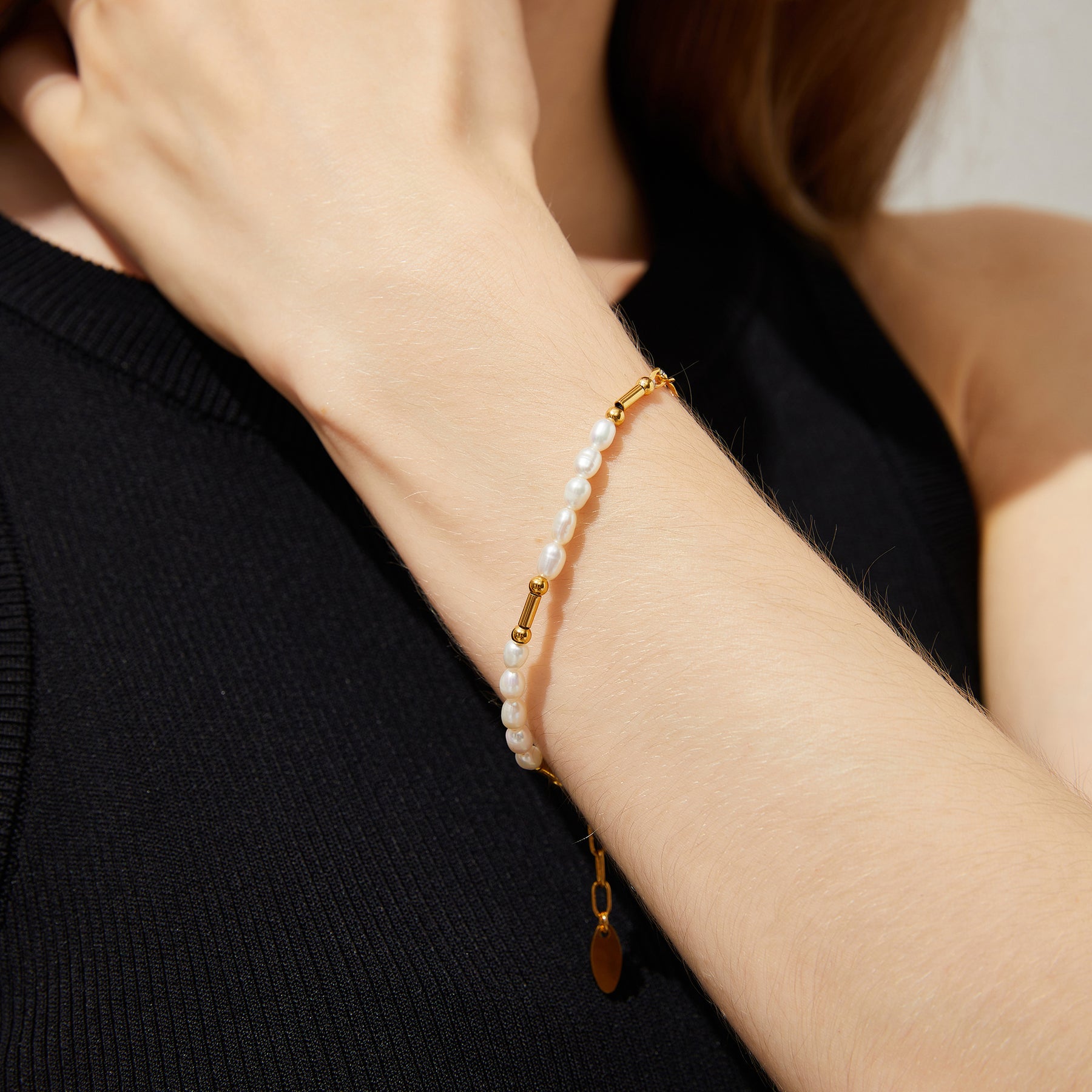 Carolina - 18K Dainty Natural Pearls Bracelet with Delicate Chain