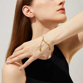 Carolina - 18K Dainty Natural Pearls Bracelet with Delicate Chain